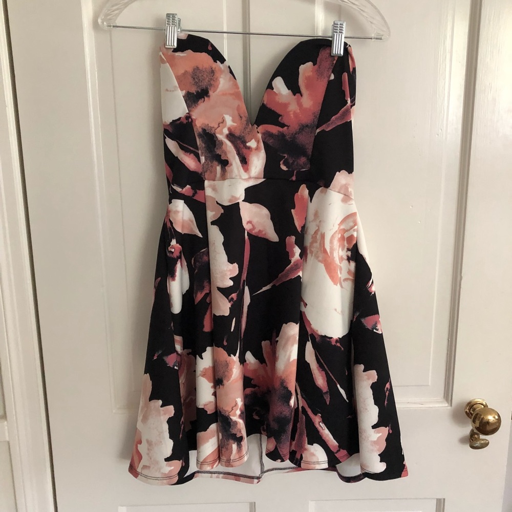 Strapless dress